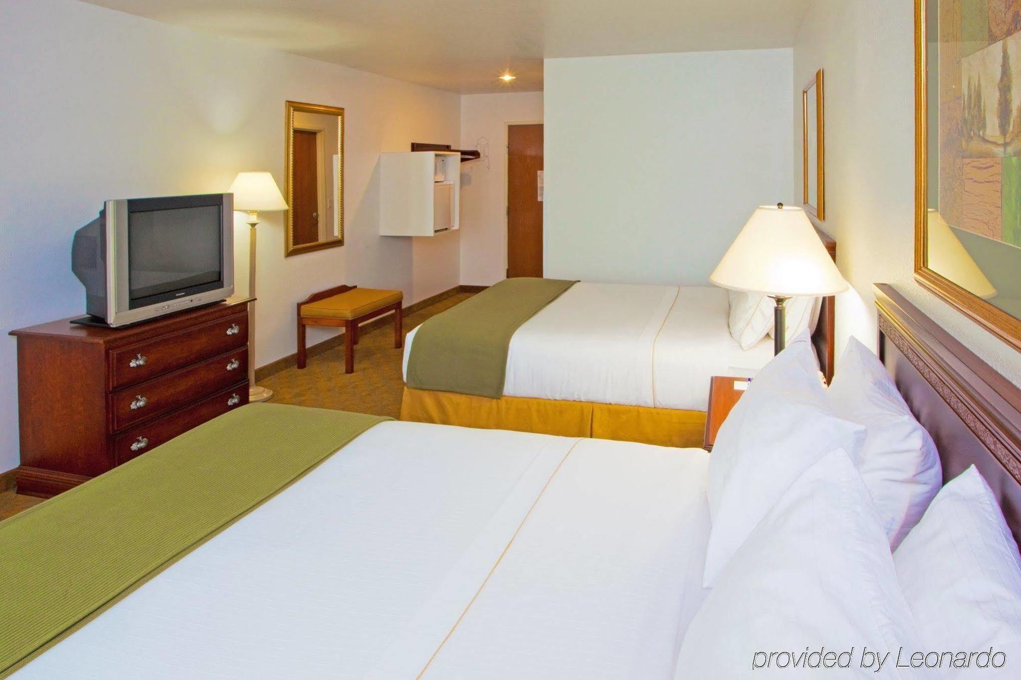Holiday Inn Express Hotel & Suites Elkins By Ihg Rum bild